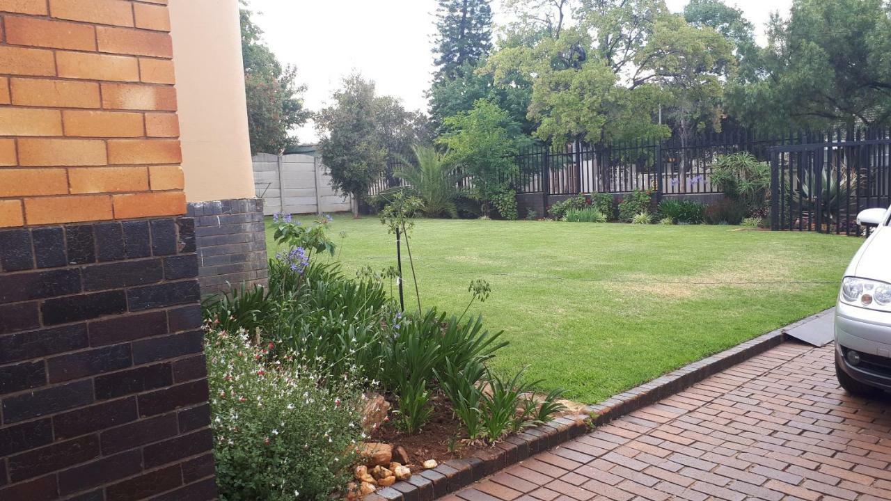 Signature@44 Bed & Breakfast Johannesburg Exterior photo